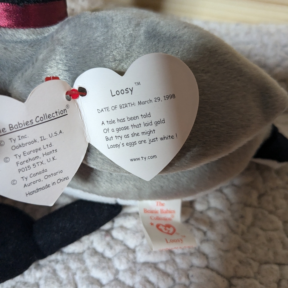 Ty Beanie Baby Loosy the Goose collectible plush toy, cottage/lake - Picture 3 of 7